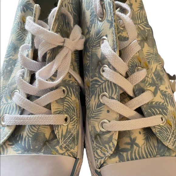 Airwalk Canvas Legacee Sneakers - Picture 2 of 12